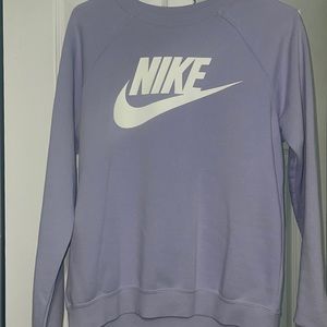 Women Nike lilac crewneck